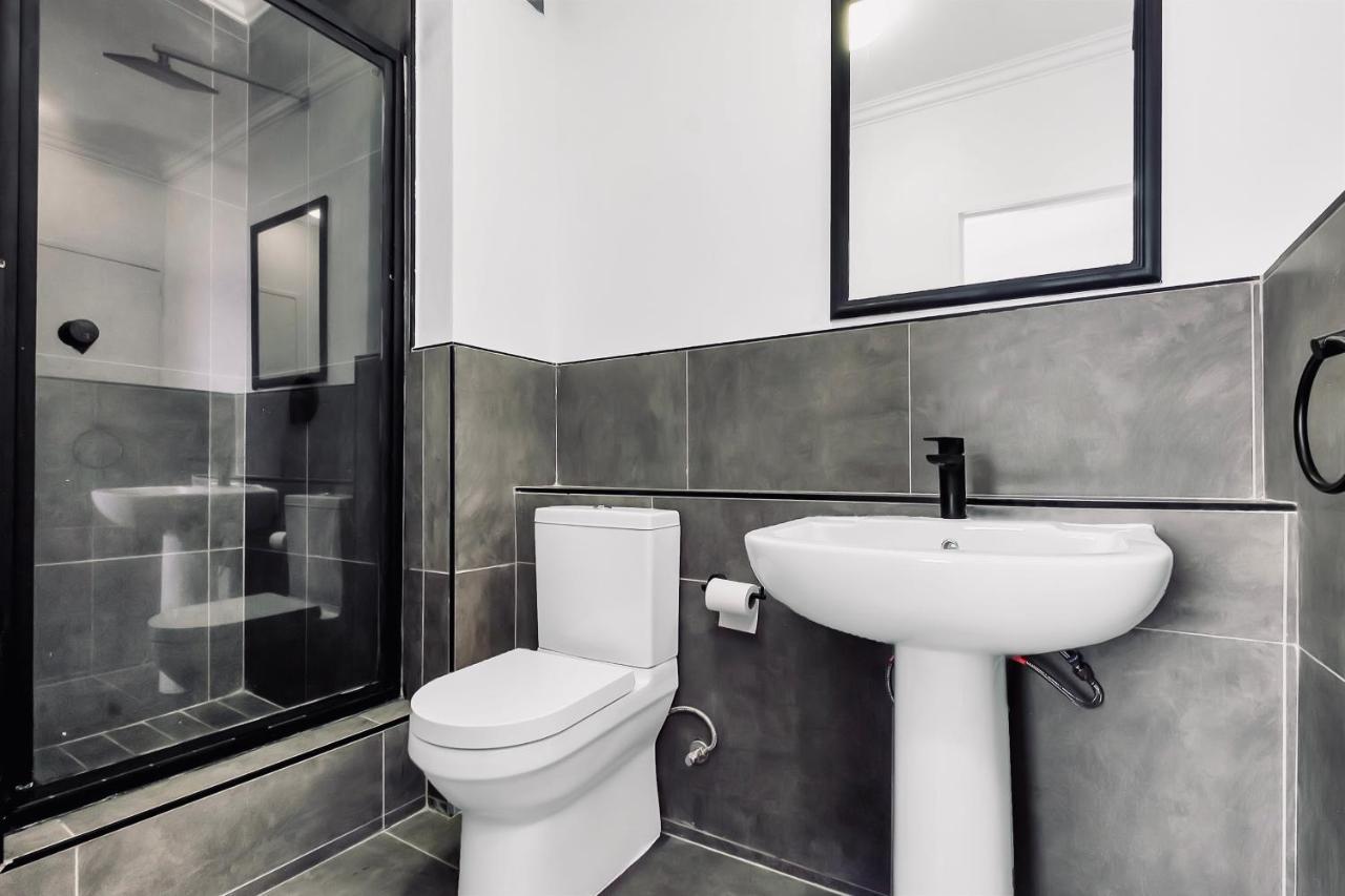 2 Bedroom 2 Bath Luxury - Sandton Cbd Johannesburg Exterior photo